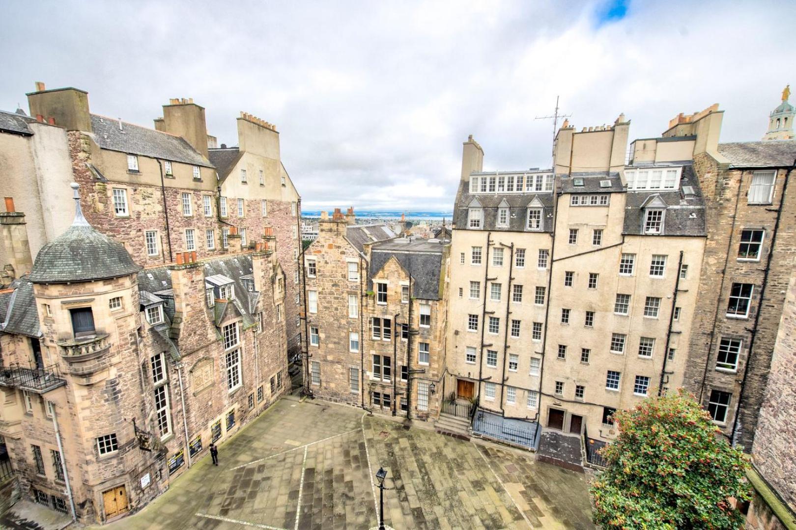 Guestready - Charming Home In Old Town Edinburg Exteriör bild